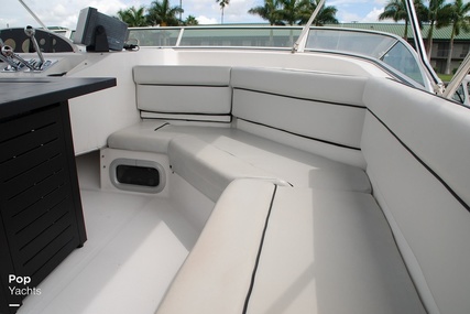 Bayliner 3988 Command Bridge Motor Yacht