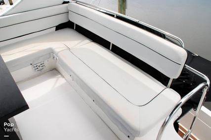 Bayliner 3988 Command Bridge Motor Yacht