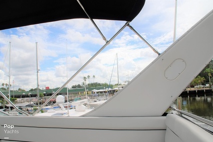 Bayliner 3988 Command Bridge Motor Yacht