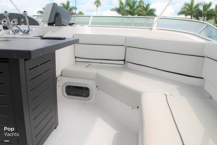 Bayliner 3988 Command Bridge Motor Yacht