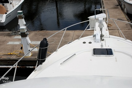 Bayliner 3988 Command Bridge Motor Yacht