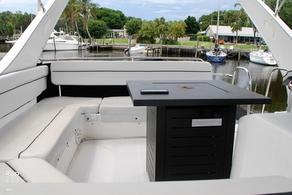 Bayliner 3988 Command Bridge Motor Yacht