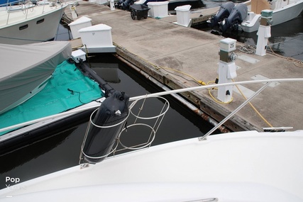 Bayliner 3988 Command Bridge Motor Yacht