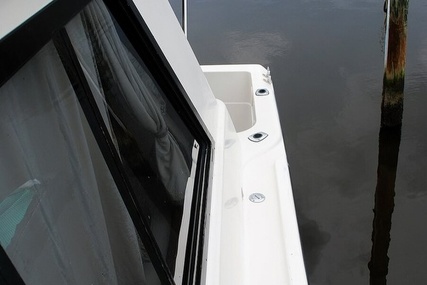 Bayliner 3988 Command Bridge Motor Yacht