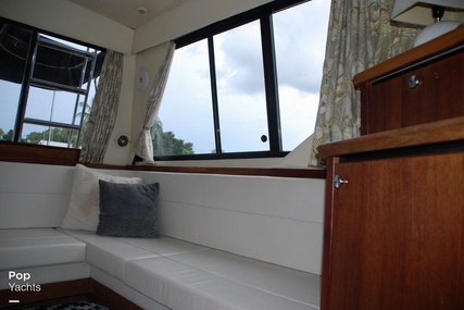 Bayliner 3988 Command Bridge Motor Yacht