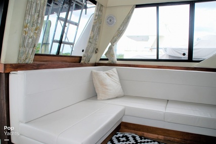 Bayliner 3988 Command Bridge Motor Yacht