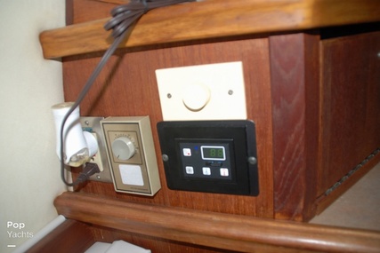 Bayliner 3988 Command Bridge Motor Yacht