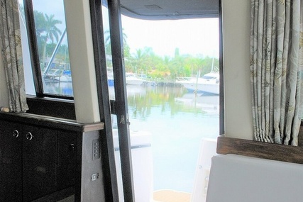 Bayliner 3988 Command Bridge Motor Yacht