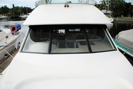 Bayliner 3988 Command Bridge Motor Yacht