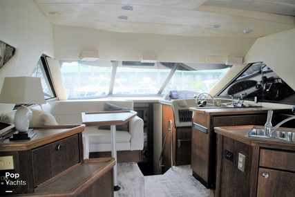 Bayliner 3988 Command Bridge Motor Yacht