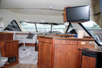 Bayliner 3988 Command Bridge Motor Yacht