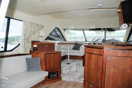 Bayliner 3988 Command Bridge Motor Yacht