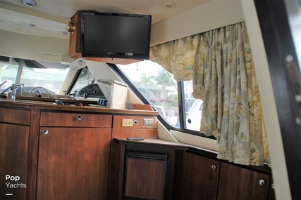 Bayliner 3988 Command Bridge Motor Yacht