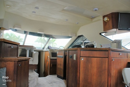 Bayliner 3988 Command Bridge Motor Yacht