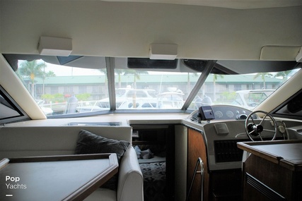 Bayliner 3988 Command Bridge Motor Yacht