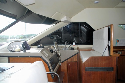 Bayliner 3988 Command Bridge Motor Yacht