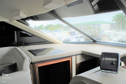 Bayliner 3988 Command Bridge Motor Yacht