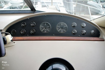 Bayliner 3988 Command Bridge Motor Yacht