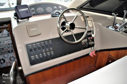 Bayliner 3988 Command Bridge Motor Yacht