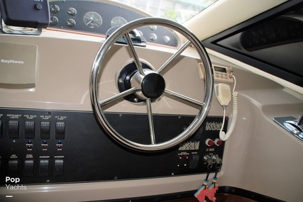 Bayliner 3988 Command Bridge Motor Yacht