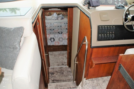 Bayliner 3988 Command Bridge Motor Yacht