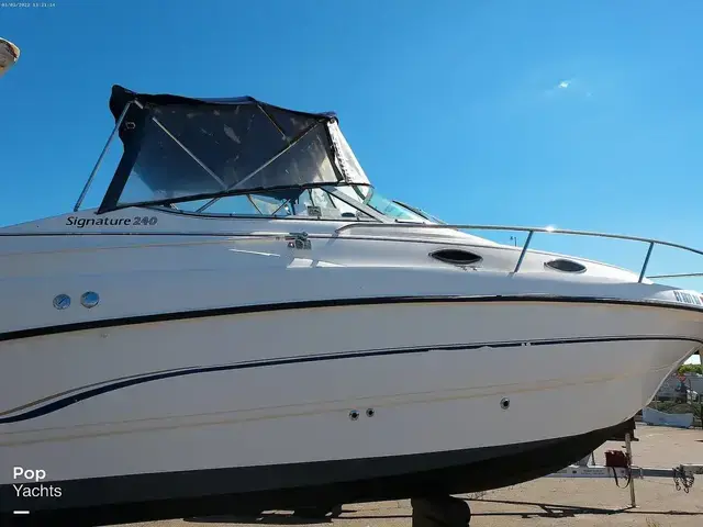 Chaparral 240 Signature