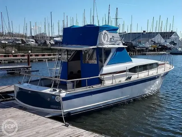 Chris-Craft Roamer 37 Riviera