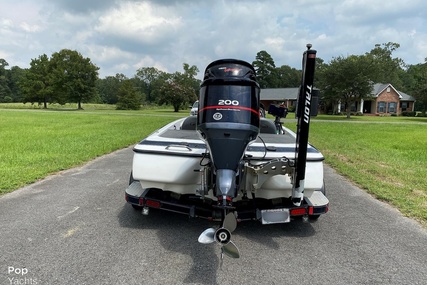 Skeeter ZX200