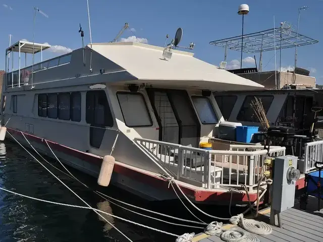 Three Buoys Sunseeker 52