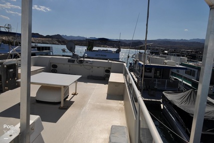 Three Buoys Sunseeker 52