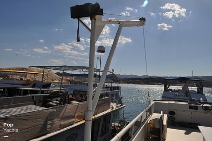 Three Buoys Sunseeker 52