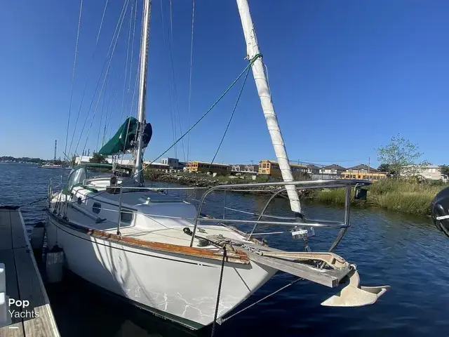 Cape Dory 32