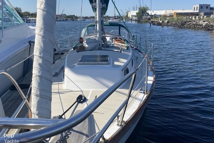 Cape Dory 32