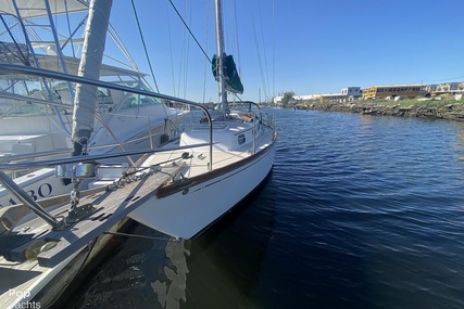 Cape Dory 32