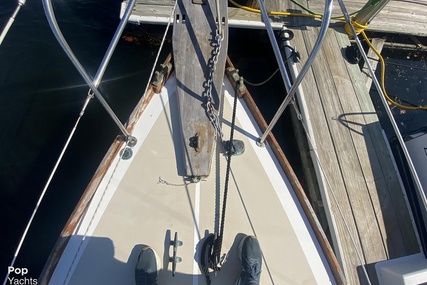 Cape Dory 32