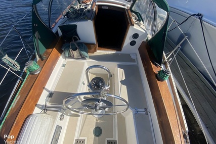 Cape Dory 32