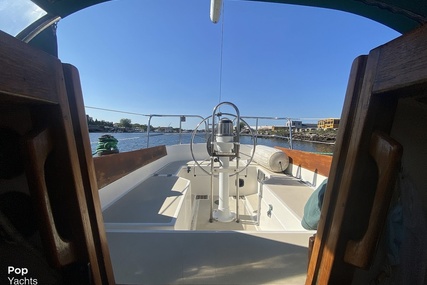 Cape Dory 32