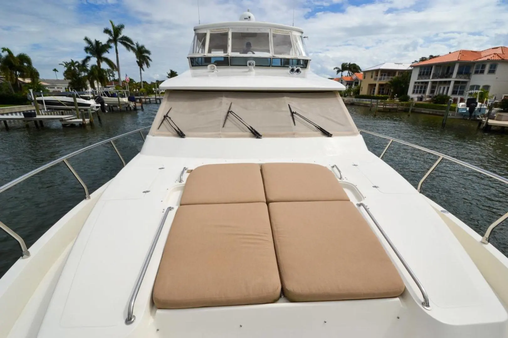 2009 Hampton 580 pilothouse