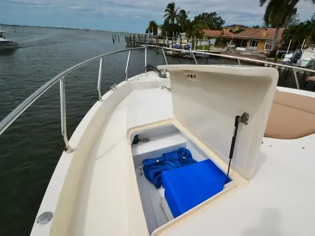 Hampton 580 Pilothouse