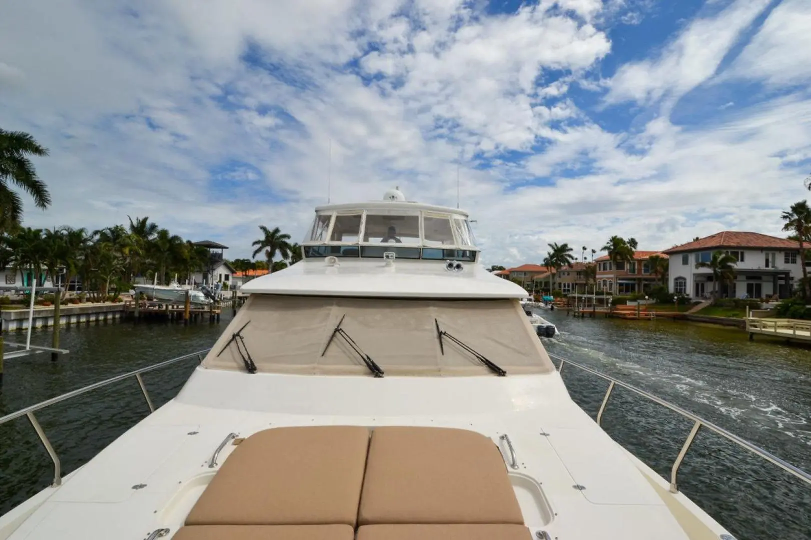 2009 Hampton 580 pilothouse