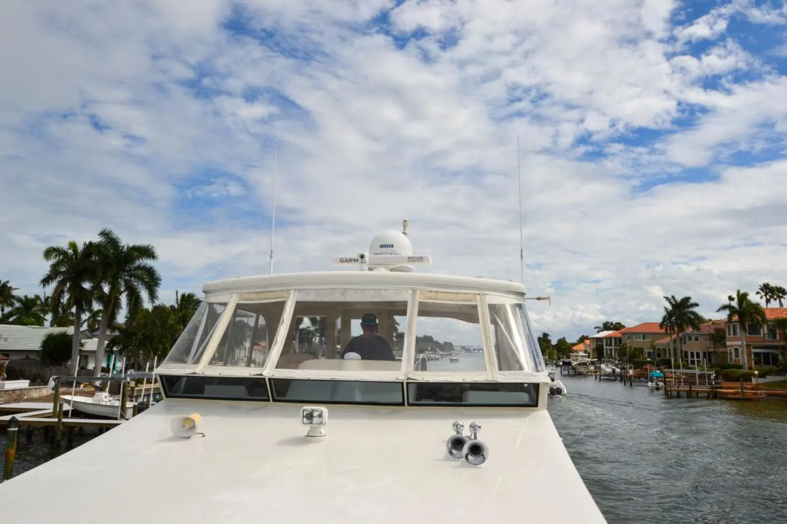 2009 Hampton 580 pilothouse