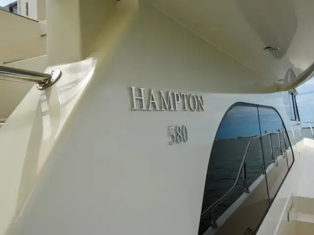 Hampton 580 Pilothouse