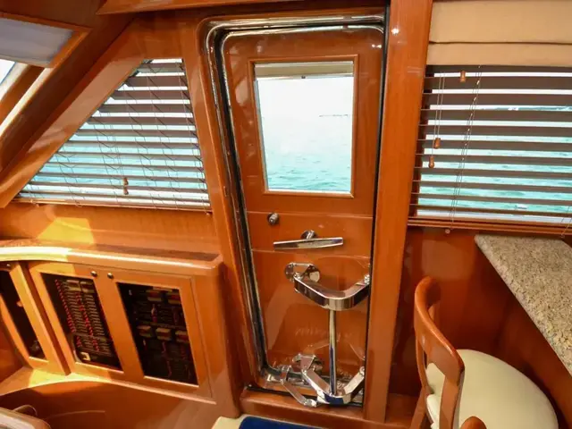 Hampton 580 Pilothouse