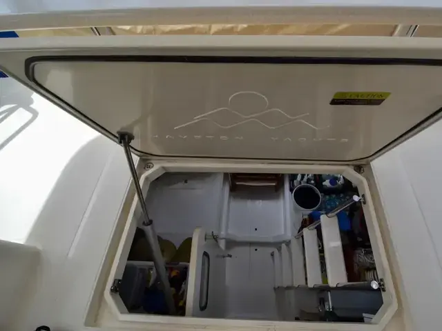 Hampton 580 Pilothouse