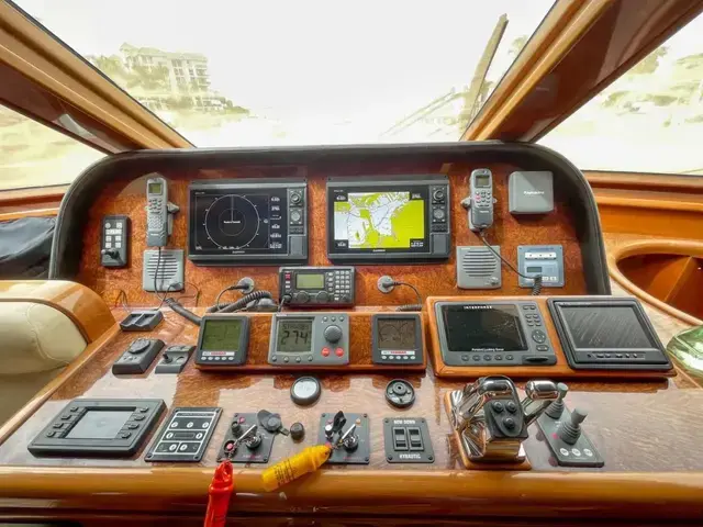 Hampton 580 Pilothouse