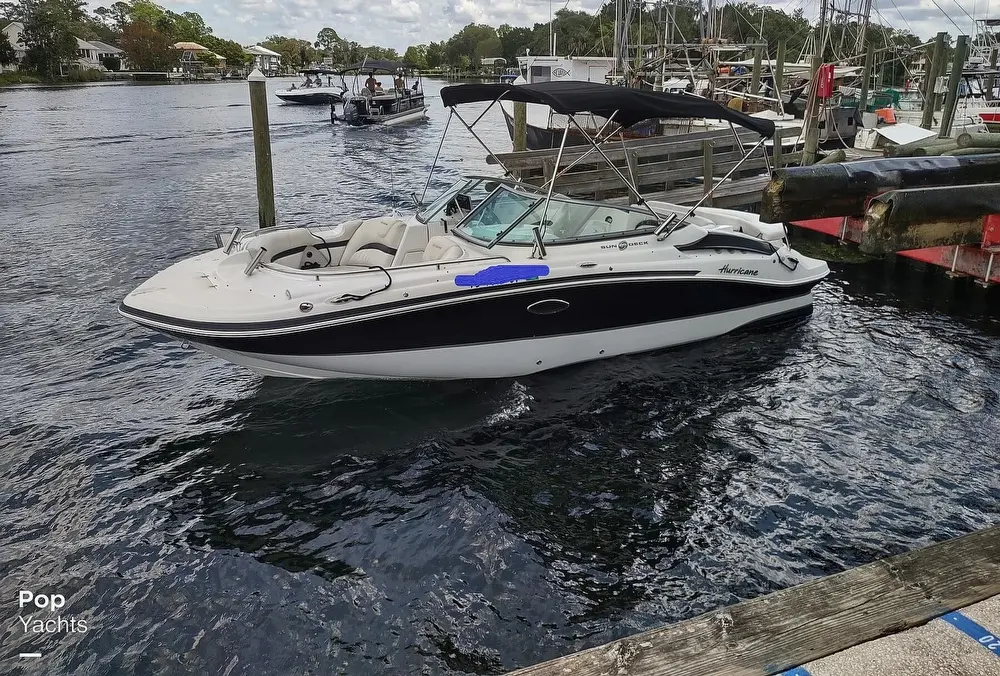 2010 Hurricane 2200 sundeck