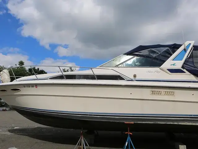 Sea Ray 340 Express Cruiser