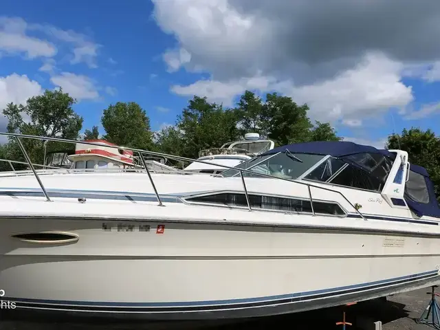 Sea Ray 340 Express Cruiser