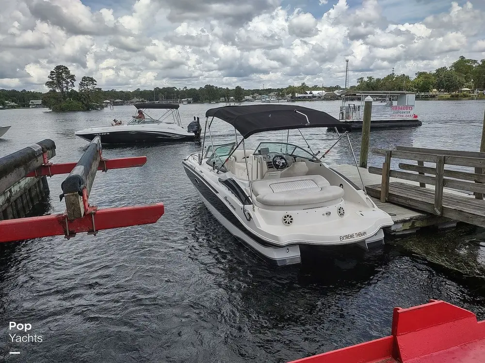 2010 Hurricane 2200 sundeck