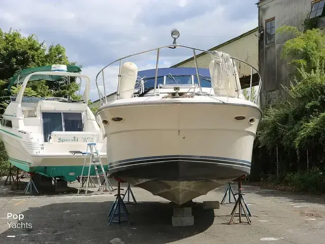 Sea Ray 340 Express Cruiser